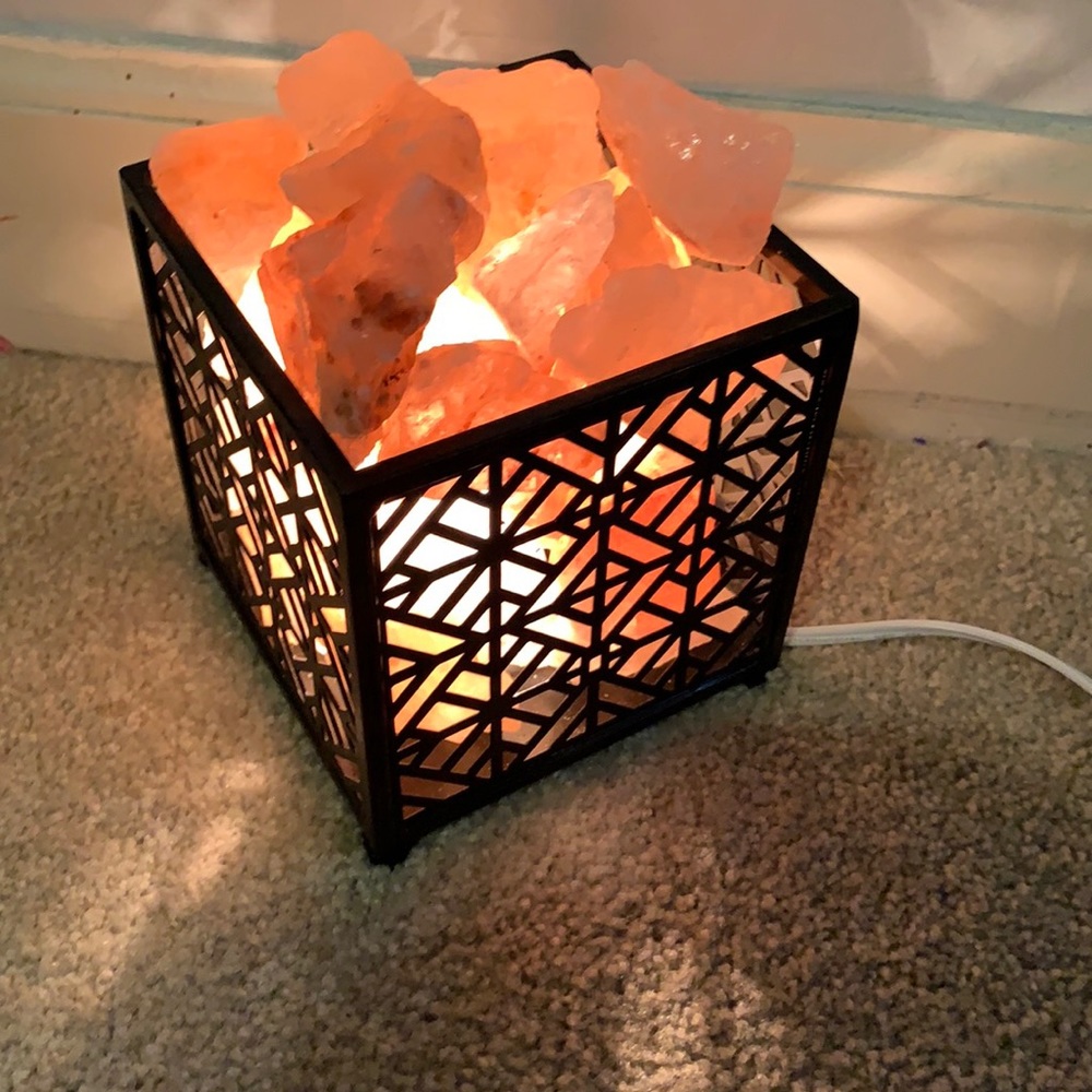 Pink salt lamp